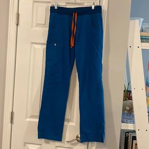 Figs blue scrub set - casma style top (M) cargo style pant (S)